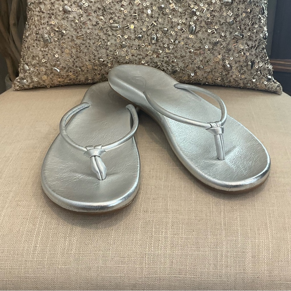 Olukai Women’s Huawai Silver Metallic Sandal Flip Flops